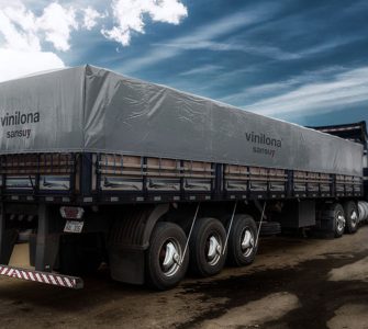 Como escolher lona certificada para transporte de acordo com as normas