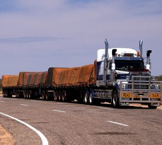 proteger carga de caminhão
